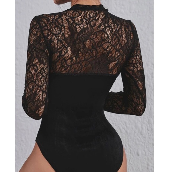 Lace sleeve bodysuit - Picture 2 of 5